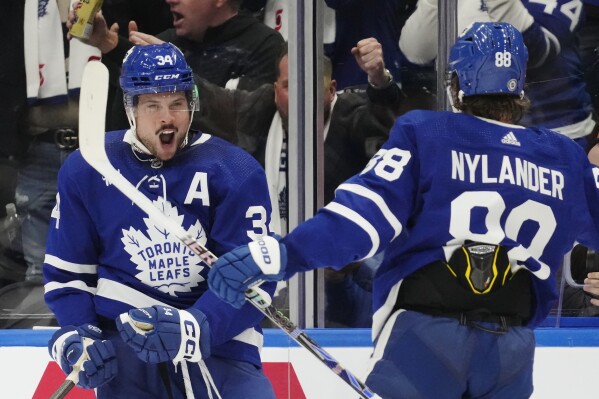 Auston matthews hat trick on sale